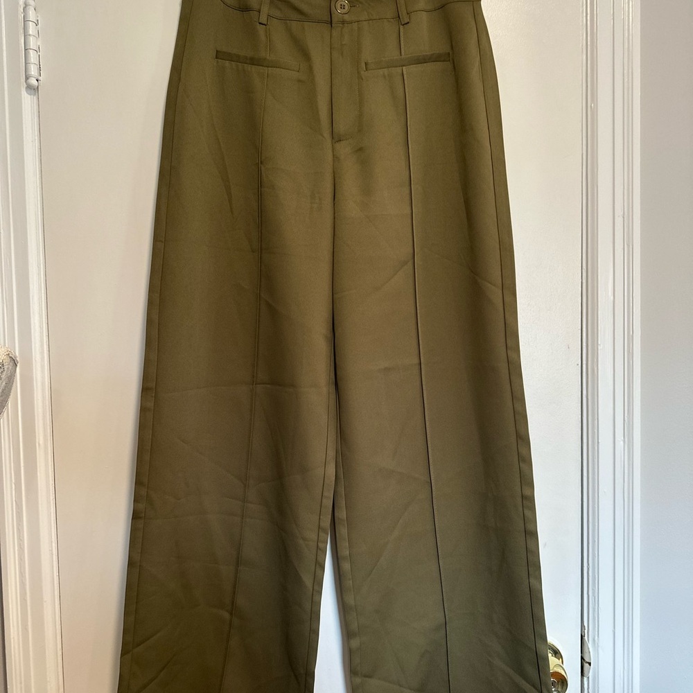 NWOT Cider Women’s Sz: L Olive Green Hight Waist Wide Leg Dress Pant Trouser.